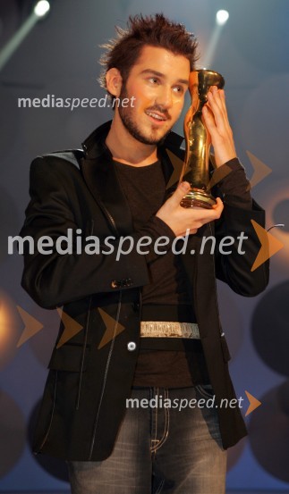 Anžej Dežan, pevecEMA: pogled nazaj