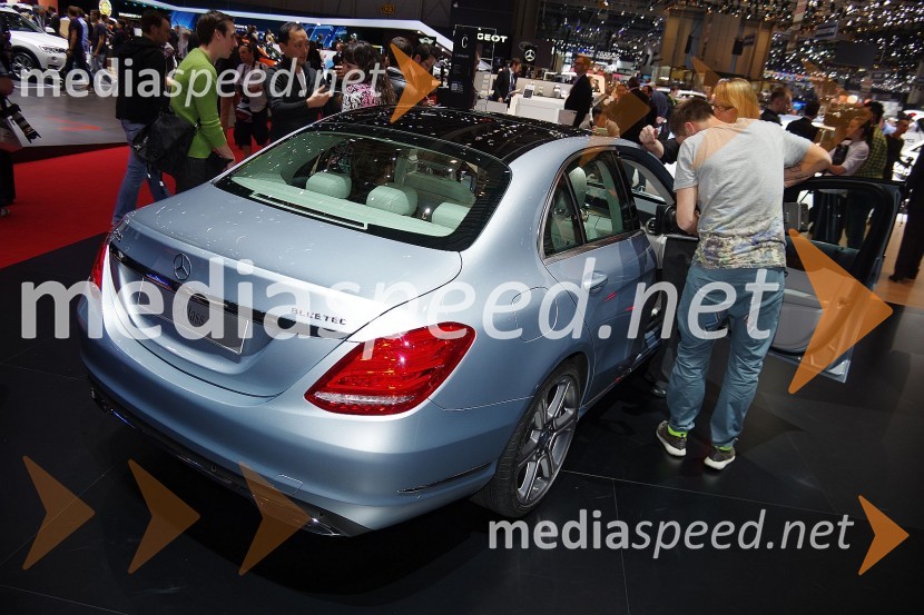 Mercedes-Benz razred CUtrinki iz 84. avtomobilskega salona v Ženevi