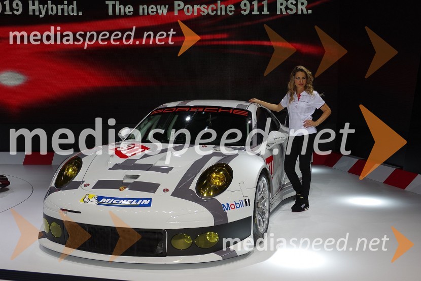 Porsche 911 RSRUtrinki iz 84. avtomobilskega salona v Ženevi