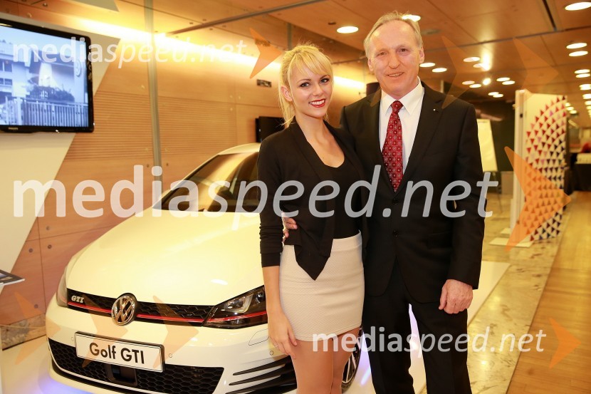  Ana Černivec, makeup in poslikave obraza, obrazneposlikave.si; dr. Otmar Zorn, generalni direktor Iskra Zaščite d.o.o.46. podelitev nagrad Gospodarske zbornice Slovenije