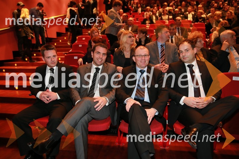  Gorazd  Klemenčič, , direktor za poslovni trg, Telekom Slovenije d.d.;  Tomaž Jontes,  strateg kabineta uprave, Telekom Slovenije d.d.;  Aleš  Klement, Zavarovalnica Triglav, direktor OE Ljubljana;  Andrej  Slapar, predsednik uprave Zavarovalnica Triglav d.d.46. podelitev nagrad Gospodarske zbornice Slovenije