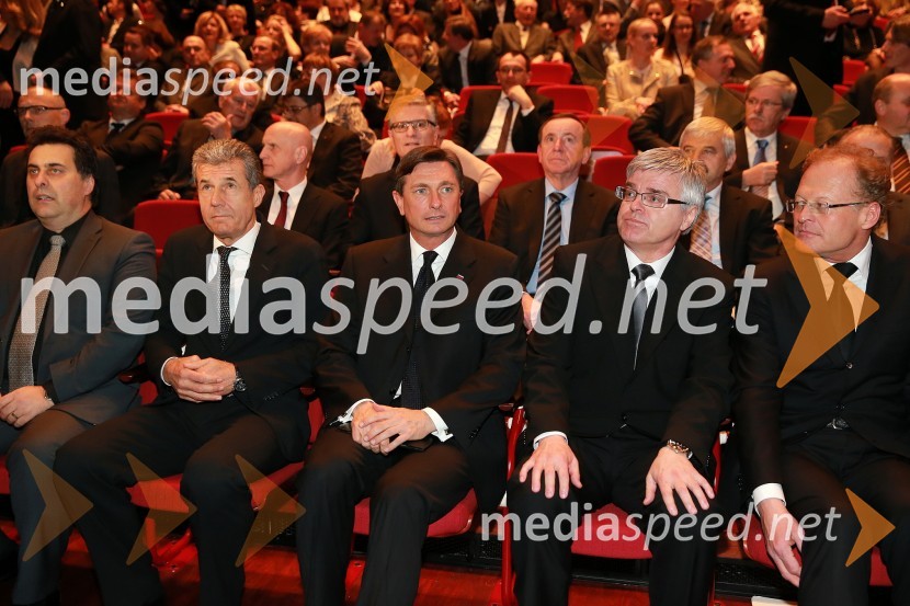  Mitja Bervar, predsednik Državnega sveta RS;  Stojan Petrič, predsednik uprave Kolektor group;  Borut Pahor, predsednik Republike Slovenije;  Samo Hribar Milič, predsednik in generalni direktor GZS;  Janez  Škrabec, direktor Riko d.o.o.46. podelitev nagrad Gospodarske zbornice Slovenije