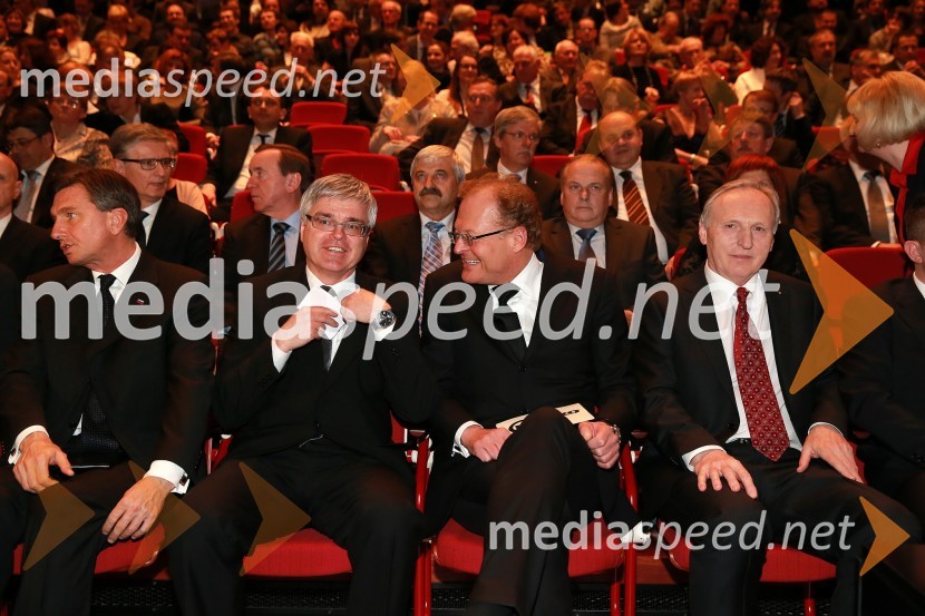  Borut Pahor, predsednik Republike Slovenije;  Samo Hribar Milič, predsednik in generalni direktor GZS;  Janez  Škrabec, direktor Riko d.o.o.; dr. Otmar Zorn, generalni direktor Iskra Zaščite d.o.o.46. podelitev nagrad Gospodarske zbornice Slovenije