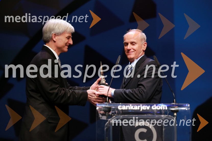  Juan  Vasle,  operni pevec;  Jože  Mermal, predsednik uprave BTC-ja46. podelitev nagrad Gospodarske zbornice Slovenije