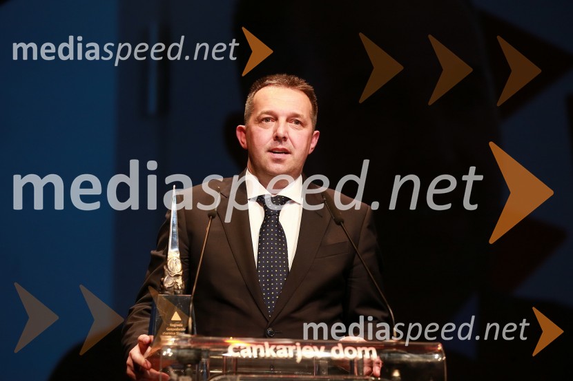  Iztok Stanonik, direktor Polycom Škofja Loka d.o.o.46. podelitev nagrad Gospodarske zbornice Slovenije