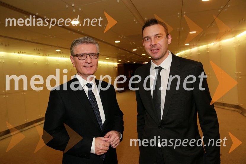  Franjo Bobinac, predsednik uprave Gorenje d.d.; dr. Uroš Čufer, minister za finance46. podelitev nagrad Gospodarske zbornice Slovenije