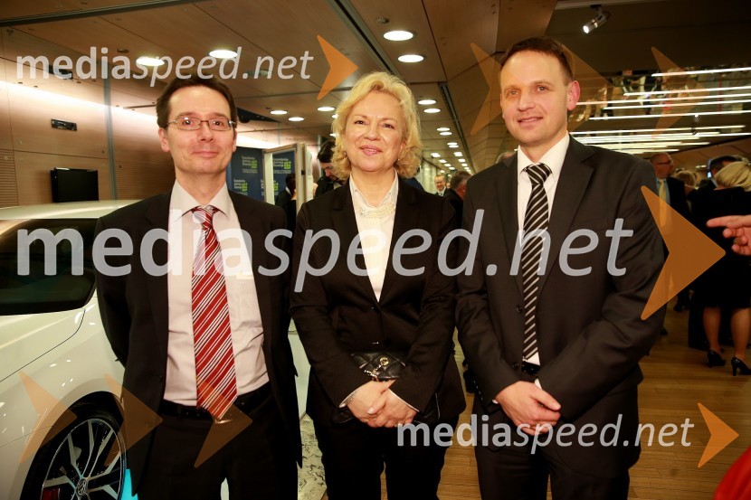  Michael Grimmert, predstavnik tovarne Volkswagen ;  Sabrina Pečelin, vodja odnosov z javnostmi pri Porsche Slovenija d.o.o.;  Franci Bolta, direktor znamke Audi pri podjetju Porsche Slovenija d.o.o.46. podelitev nagrad Gospodarske zbornice Slovenije