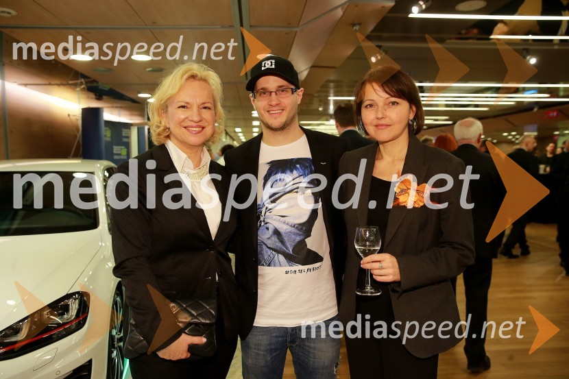  Sabrina Pečelin, vodja odnosov z javnostmi pri Porsche Slovenija d.o.o.;  Mitja Okorn, režiser;  Anja Garbajs, Poslovni mediji d.o.o.46. podelitev nagrad Gospodarske zbornice Slovenije