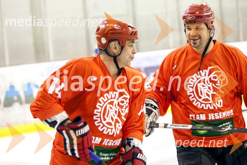  Matjaž  Kopitar,  selektor slovenske hokejske reprezentance;  ... Humanitarni derbi hokejskih legend