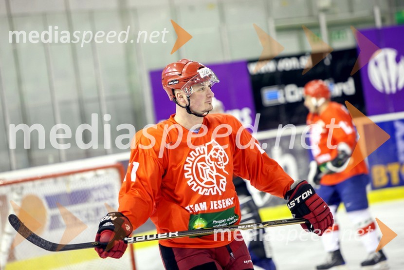  Senad Kovačevič, hokejist, JeseniceHumanitarni derbi hokejskih legend