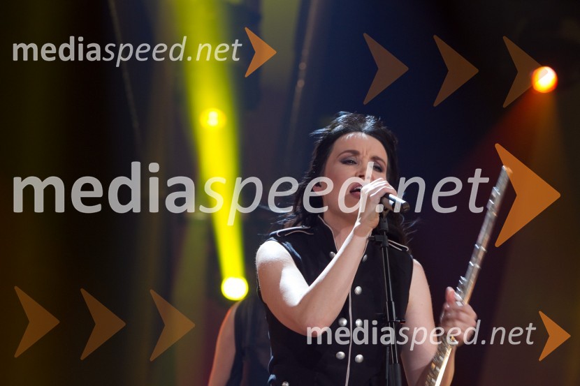  Tinkara Kovač, glasbenicaEMA 2014, zmagovalka je Tinkara Kovač!