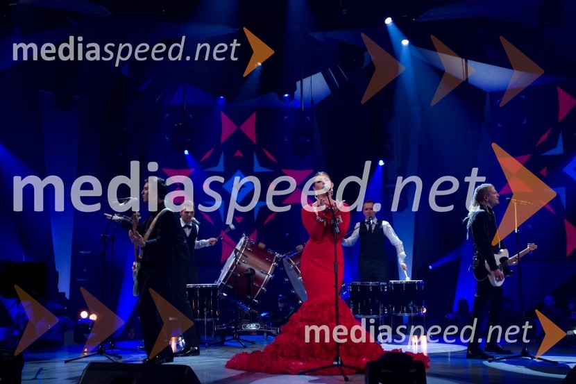  Senidah Hajdarpasić - Senidah, pevkaEMA 2014, zmagovalka je Tinkara Kovač!