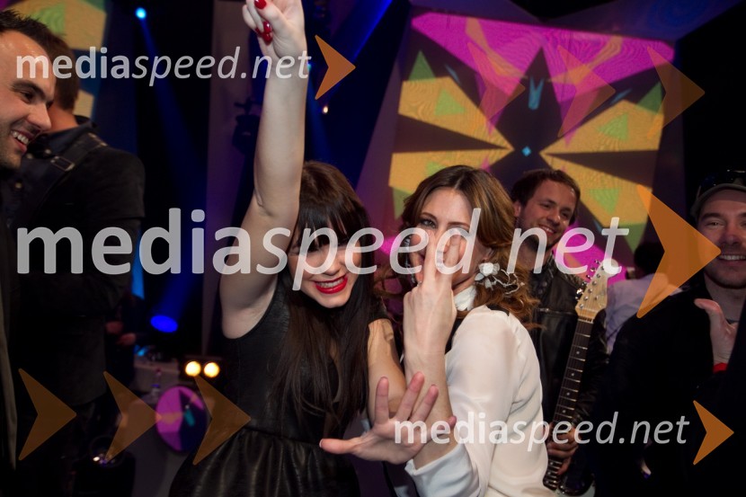  Nika Zorjan, pevka;  Hannah Mancini, pevkaEMA 2014, zmagovalka je Tinkara Kovač!