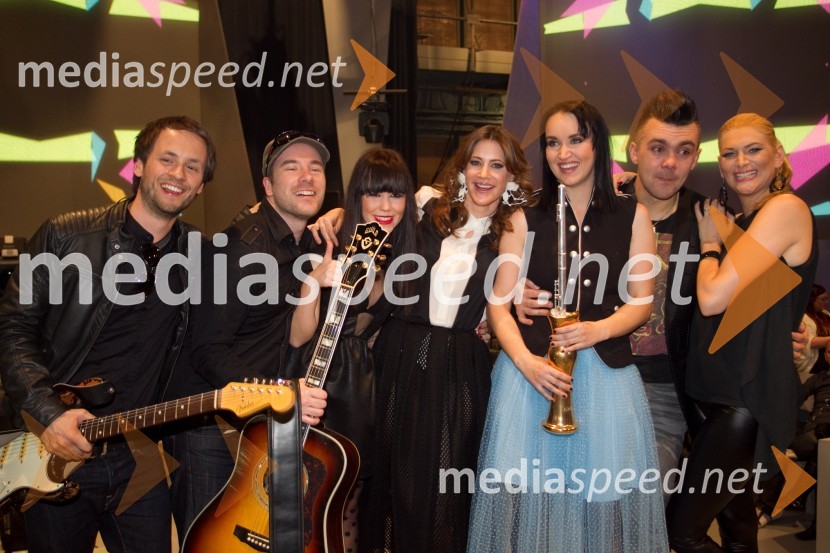 Zmagovalna ekipa Tinkare KovačEMA 2014, zmagovalka je Tinkara Kovač!