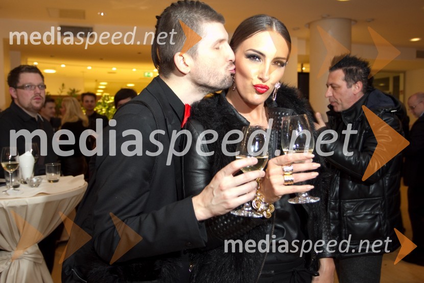  Tomaž  Mihelič, novinar Lady;  Senidah Hajdarpasić - Senidah, pevkaEMA 2014, zmagovalka je Tinkara Kovač!