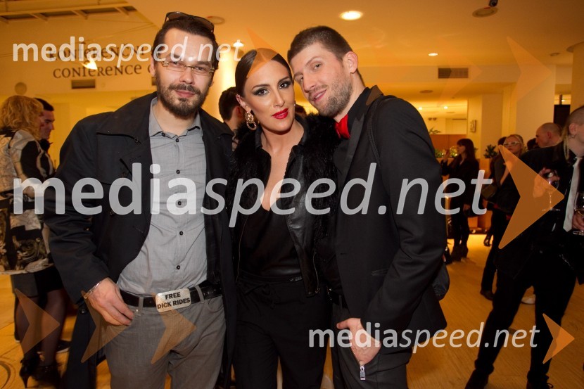  Damjan Levec-Emperatrizz, stilist;  Senidah Hajdarpasić - Senidah, pevka;  Tomaž  Mihelič, novinar LadyEMA 2014, zmagovalka je Tinkara Kovač!