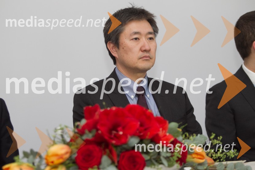  Masahiro Kuwahara, predsednik & Ceo Toyota Adria Akira Kimura je novi predsednik Toyota Adria