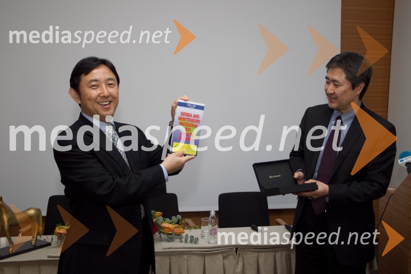  Akira Kimura;  Masahiro Kuwahara, predsednik & Ceo Toyota Adria Akira Kimura je novi predsednik Toyota Adria