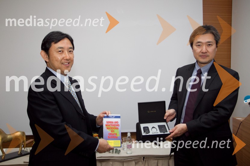  Akira Kimura;  Masahiro Kuwahara, predsednik & Ceo Toyota Adria Akira Kimura je novi predsednik Toyota Adria