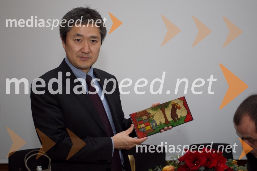  Masahiro Kuwahara, predsednik & Ceo Toyota Adria Akira Kimura je novi predsednik Toyota Adria