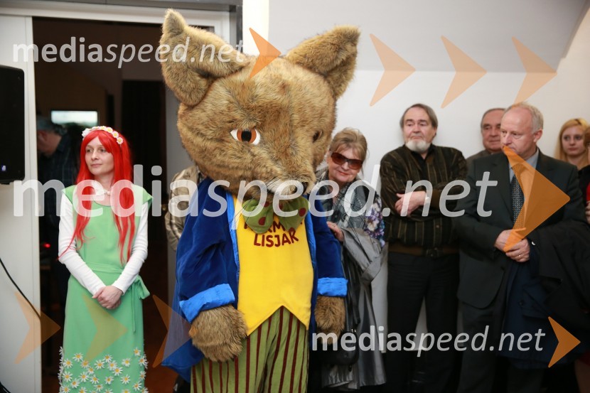  Barbara Vrečko, Muzej novejše zgodovine Celje;  Herman Lisjak, maskota, Muzej novejše zgodovine Celje;  Jelka Reichman, slikarka in ilustratorka; mag. Marjan Ferjanc, direktor, Splošna bolnišnica CeljeBrlog igrač, otvoritev razstave, Muzej novejše zgodovine Celje