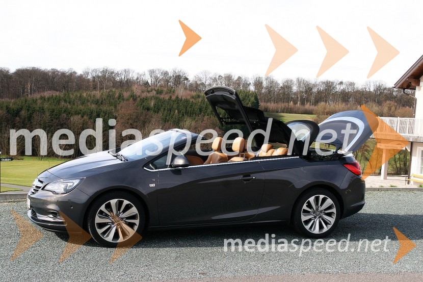 Opel Cascada 1.6 SIDI Cosmo, postopek zapiranja streheOpel Cascada 1.6 SIDI Cosmo, mediaspeed test