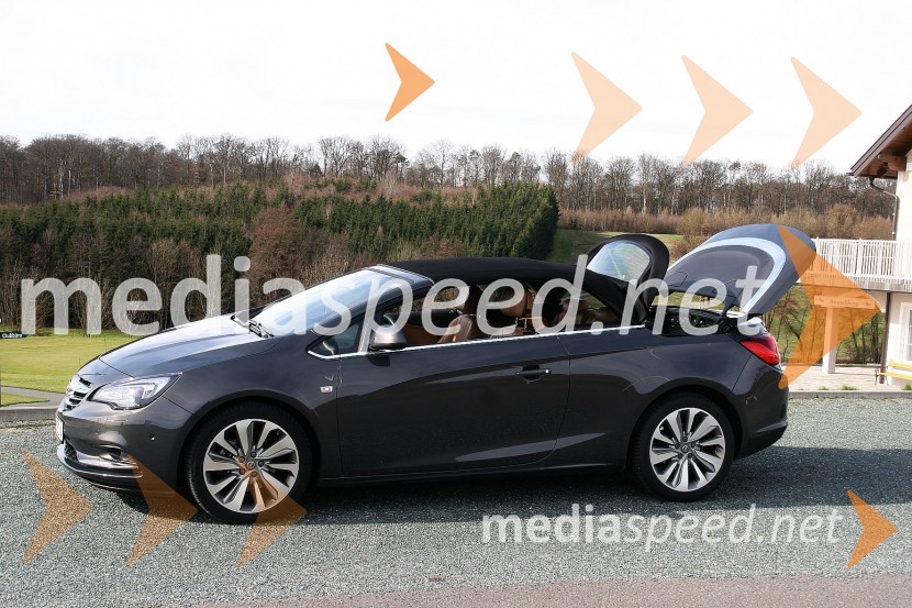 Opel Cascada 1.6 SIDI Cosmo, postopek zapiranja streheOpel Cascada 1.6 SIDI Cosmo, mediaspeed test