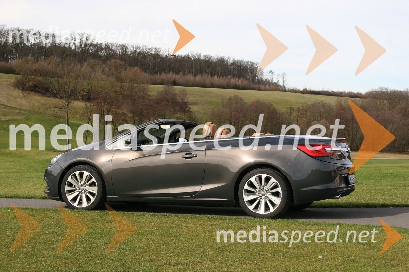 Opel Cascada 1.6 SIDI Cosmo, elegantna iz vseh perspektivOpel Cascada 1.6 SIDI Cosmo, mediaspeed test