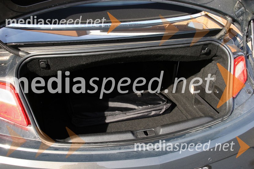Opel Cascada 1.6 SIDI Cosmo, prtljažnik je ozek ampak globokOpel Cascada 1.6 SIDI Cosmo, mediaspeed test