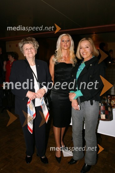 Zora Tomič, predsednica UNICEF-a, Tanja Vrbnjak in Milena Župančič, igralka in ambasadorka UNICEF-a
Dobrodelni koncert UNICEF