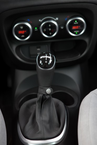 Fiat 500L Living 1.3 Multijet II 16v Duologic Lounge, 5-stopenjski samodejni menjalnikFiat 500L Living 1.3 Multijet II 16v Duologic Lounge, mediaspeed test