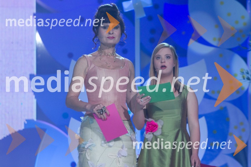  Violeta Tomić, igralka;  Andreja LazarArt-down-up, dobrodelni koncert