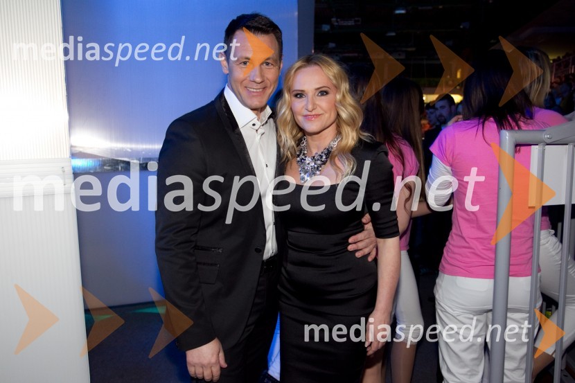  Marko Vozelj, pevec;  Nuša Derenda, pevkaArt-down-up, dobrodelni koncert