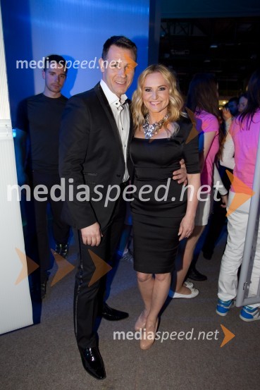  Marko Vozelj, pevec;  Nuša Derenda, pevkaArt-down-up, dobrodelni koncert