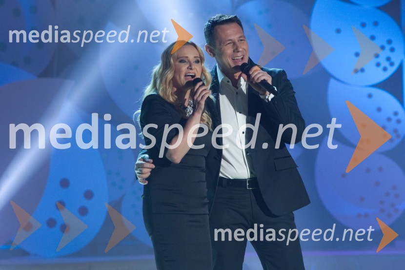  Nuša Derenda, pevka;  Marko Vozelj, pevecArt-down-up, dobrodelni koncert