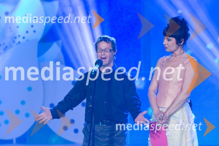  Jani Moškon;  Violeta Tomić, igralkaArt-down-up, dobrodelni koncert