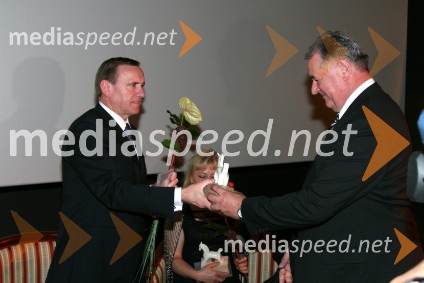 Jože Colarič, predsednik uprave Krka d.d. in Naj meščan Novega mesta 2006 in Alojz Muhič, župan Novega mestaRazglasitev naj meščanke in naj meščana Novega mesta