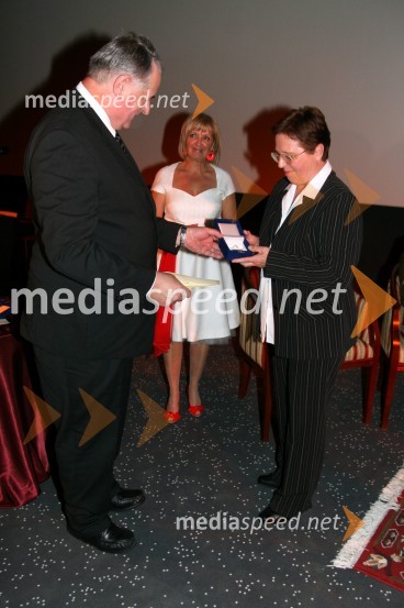 Alojz Muhič, župan Novega mesta, Jasna Šinkovec, urednica časopisa Novi Medij in Ana Bevc, Naj meščanka Novega mesta 2006Razglasitev naj meščanke in naj meščana Novega mesta