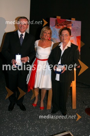 Jože Colarič, predsednik uprave Krka d.d. in Naj meščan Novega mesta 2006, Jasna Šinkovec, urednica časopisa Novi Medij in Ana Bevc, Naj meščanka Novega mesta 2006Razglasitev naj meščanke in naj meščana Novega mesta