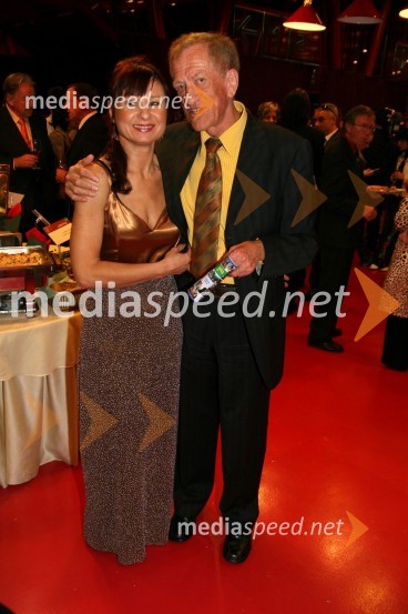 Violeta Tomič, voditeljica in Toni Gašperič, humoristRazglasitev naj meščanke in naj meščana Novega mesta