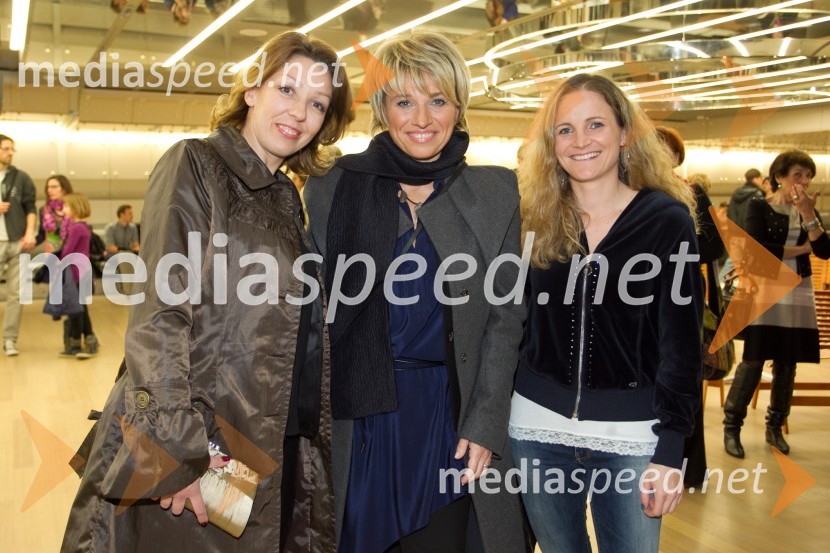  Saša Eminič Cimperman, Plesni klub Miki;  Romana Krajnčan, pevka;  Nataša Nahtigal, profesorica petjaAnika Horvat in Klemen Klemen, koncert