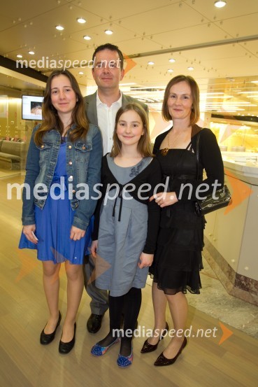  Nika Pintarič;  Tadej Pintarič, Banka Koper;  Miša Pintarič;  Mirjana PintaričAnika Horvat in Klemen Klemen, koncert