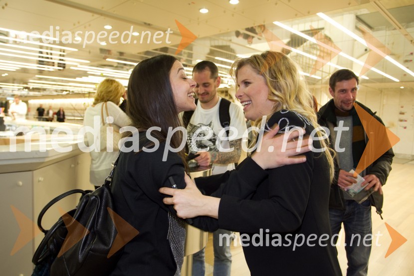  Severa Gjurin, glasbenica;  Anika Horvat, pevkaAnika Horvat in Klemen Klemen, koncert