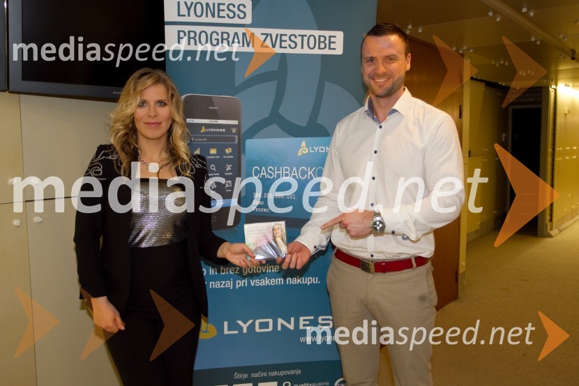  Anika Horvat, pevka;  Boris Lesjak, LyonessAnika Horvat in Klemen Klemen, koncert