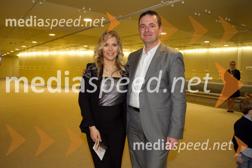  Anika Horvat, pevka;  Tadej Pintarič, Banka KoperAnika Horvat in Klemen Klemen, koncert