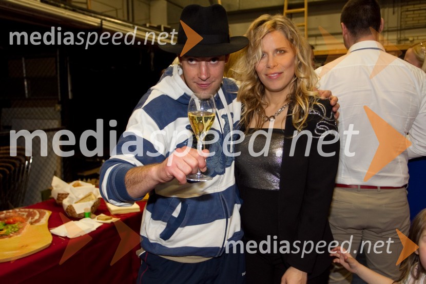  Klemen Klemen, raper;  Anika Horvat, pevkaAnika Horvat in Klemen Klemen, koncert