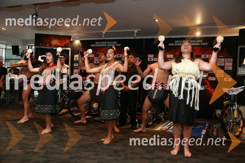 MaoriSpeedway GP 2014, VN Nova Zelandija, uradna predstavitev voznikov in prvi prosti trening