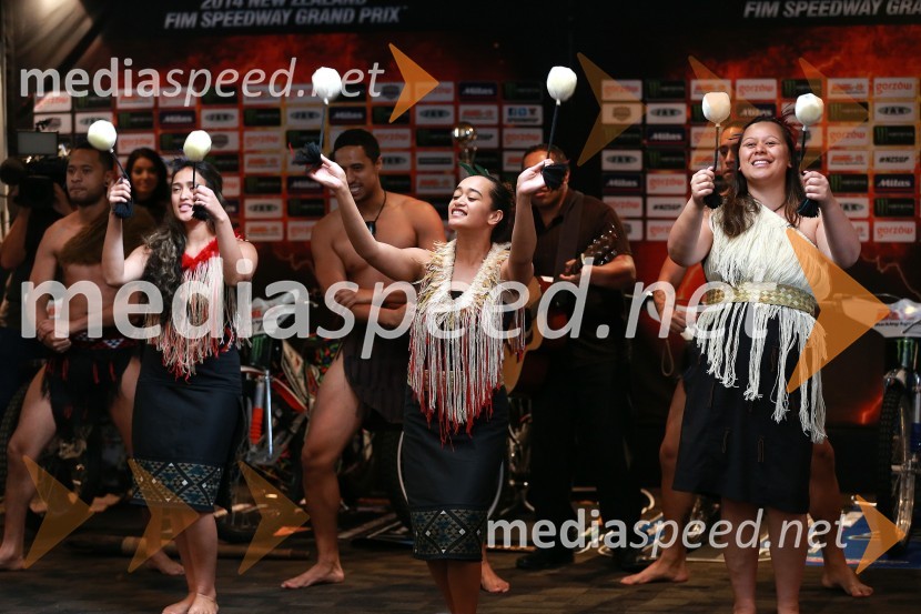 MaoriSpeedway GP 2014, VN Nova Zelandija, uradna predstavitev voznikov in prvi prosti trening