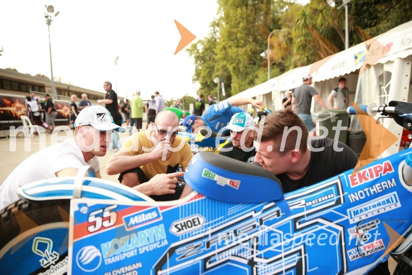  Matej Žagar, speedwayist (Slovenija);  ... ;  ... ;  ... Speedway GP 2014, VN Nova Zelandija, uradna predstavitev voznikov in prvi prosti trening