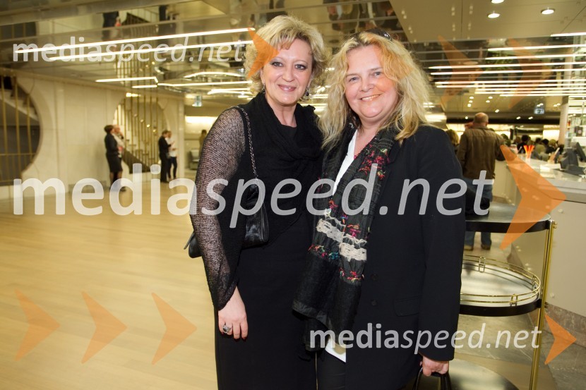  Ksenija Benedetti, šefinja državnega protokola RS;  Katja Pegan,  direktorica Gledališča KoperČista norišnica, premiera komedije